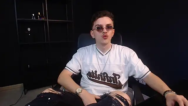 FelixStarkk 라이브 XXX 채팅