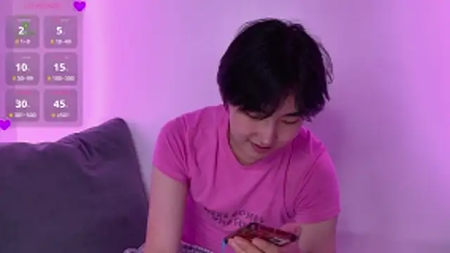 Chat +18 de HeejinWang ao vivo