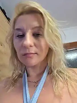 Chat XXX en directo de KaylinJan