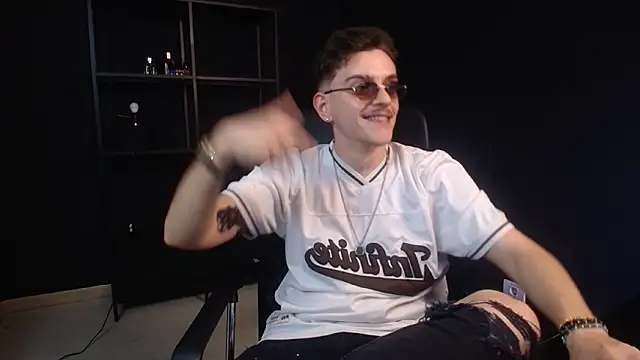 FelixStarkkのライブXXXチャット
