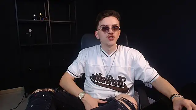 FelixStarkk Chat XXX in diretta