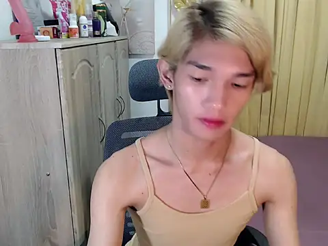 urasian_john18 Live XXX-Chat
