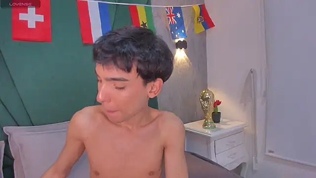 Chat +18 de Andy_vergara1 ao vivo