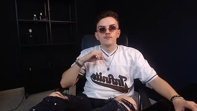 Chat +18 de FelixStarkk ao vivo
