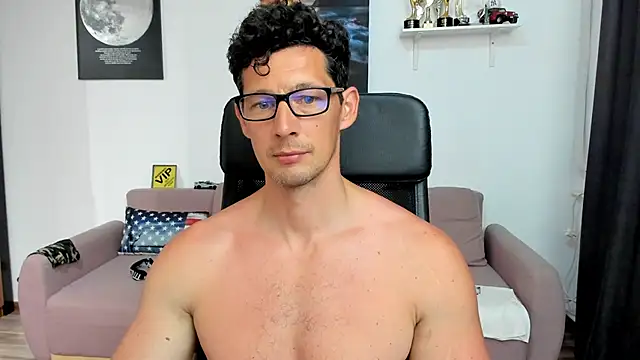 BrutusK08 live XXX chat