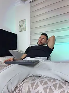 Czat XXX na żywo – Thiago_Hill
