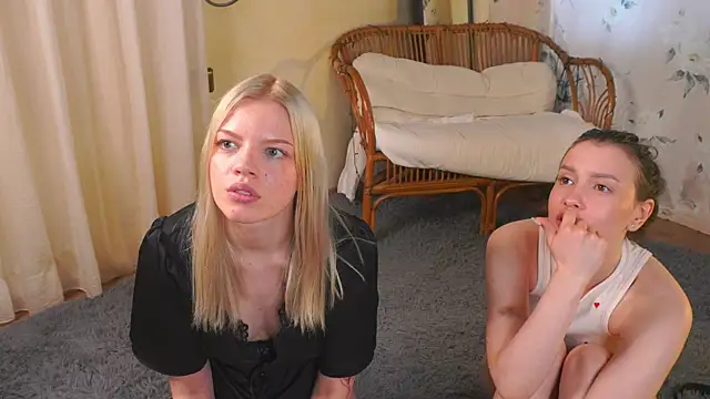 YuonneSpriggle élő XXX-chatje