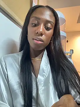 Chat +18 de Zoe_Ravenn ao vivo