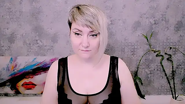 Djullia Live XXX-chat