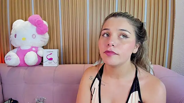 1Sloppy_Fox4 Live XXX-chat