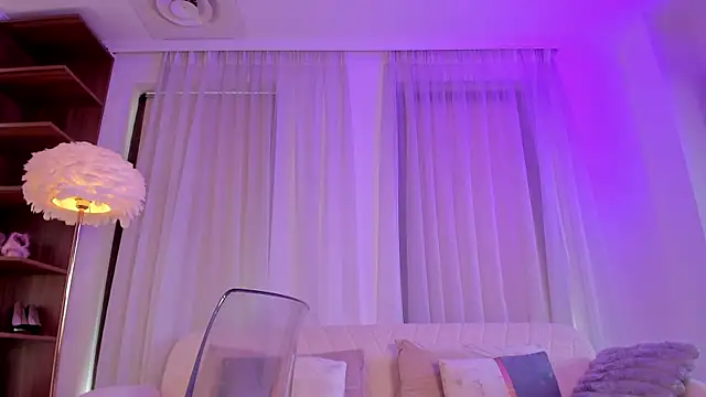 ArianaXO_ Adlı Modelin Canlı XXX Sohbeti