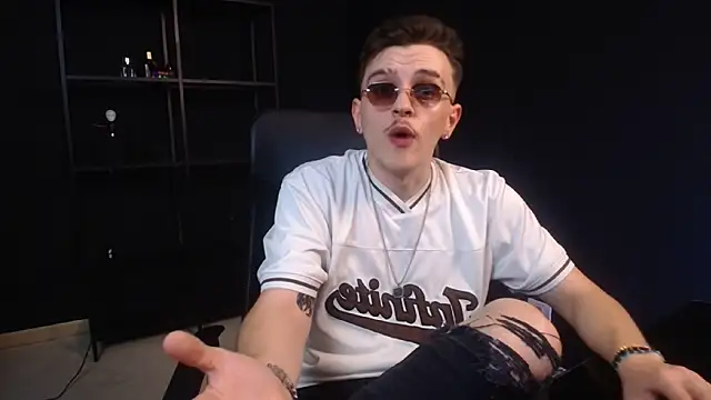FelixStarkk 即時 XXX 聊天