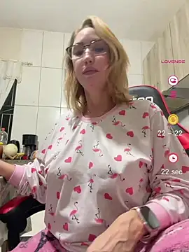 צ'אט XXX בשידור חי של RAIRAsexy