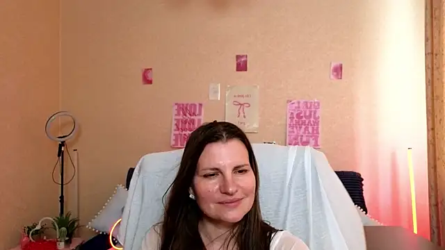 צ'אט XXX בשידור חי של Mirabelle_Velvet