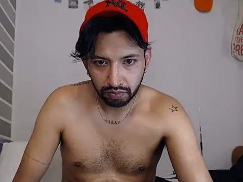 thomass1018 live XXX chat