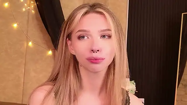 Sierra_FaneのライブXXXチャット