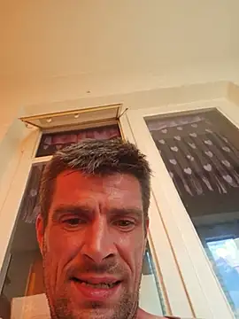 Schkodnik Adlı Modelin Canlı XXX Sohbeti