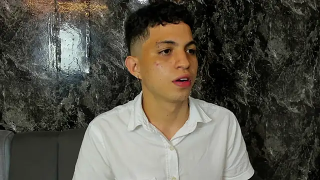 צ'אט XXX בשידור חי של cameron_lux77