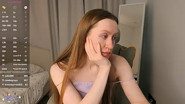 mowalova's Live XXX Chat