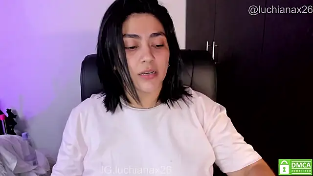 lucy26_ – Naživo XXX chat