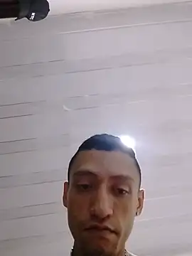 Chat +18 de TuCanero23cm ao vivo