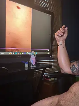 Ragnarrodbrok's Live XXX Chat
