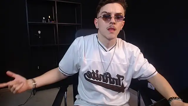 FelixStarkk Chat XXX live