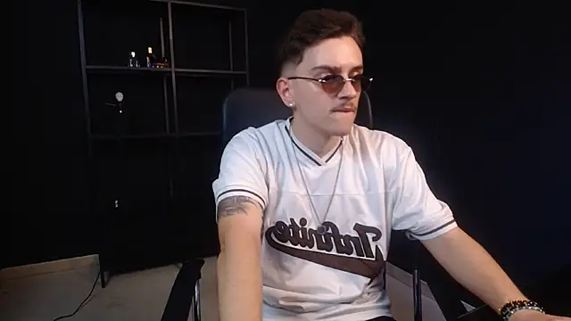 FelixStarkkのライブXXXチャット