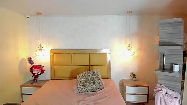 KEIMIRICCI Adlı Modelin Canlı XXX Sohbeti