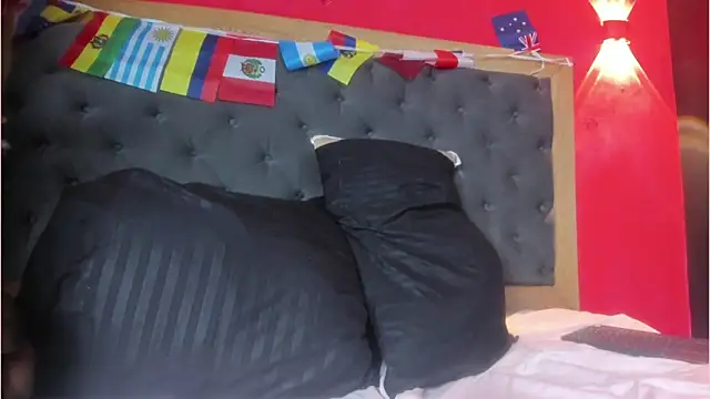 YayaHilton Live XXX-Chat