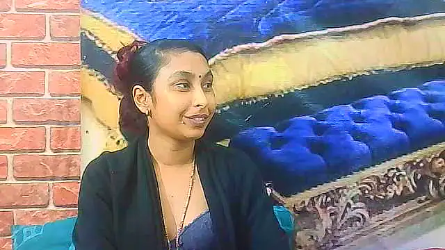 IndianSexyButt Adlı Modelin Canlı XXX Sohbeti