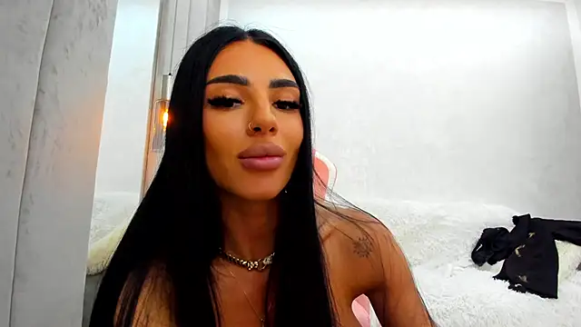 Britney_Charm_ Chat XXX live