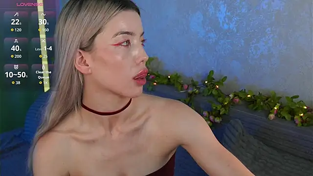 LindaThackerr Chat XXX in diretta