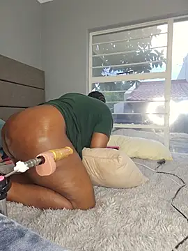 Kinkyphatass XXX чат на живо