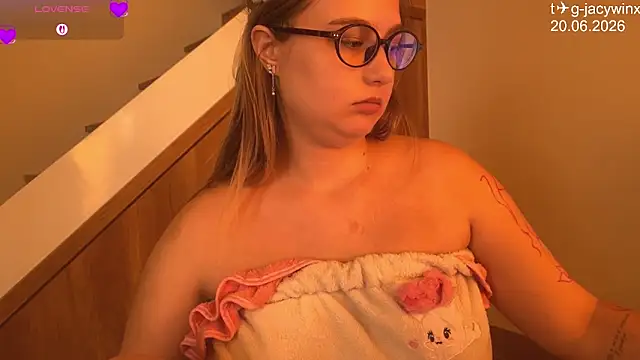 JacyWinslat Chat XXX in diretta