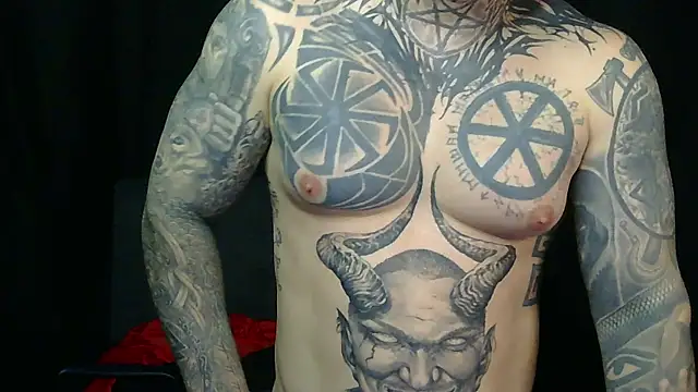 devilWithTats 即時 XXX 聊天