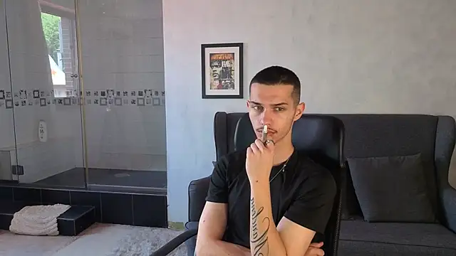 צ'אט XXX בשידור חי של KaydenDrew