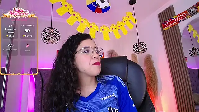 Chat XXX en directo de Amara_Davis1