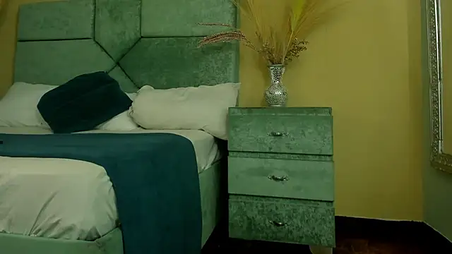 NoaahTylor's Live XXX Chat