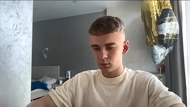 XXX chat uživo modela SoloFury