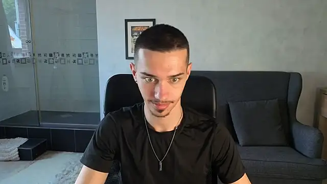 XXX chat uživo modela KaydenDrew