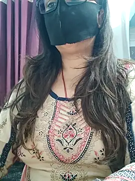 Aishwaryaa_69's Live XXX Chat