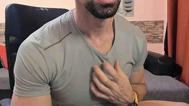 Chat XXX ao vivo de HotHunkTrainer