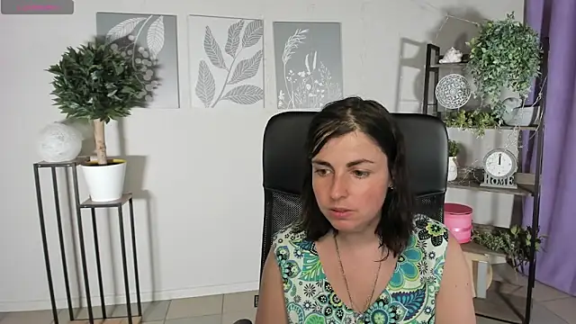 MartaEdams' Live XXX Chat
