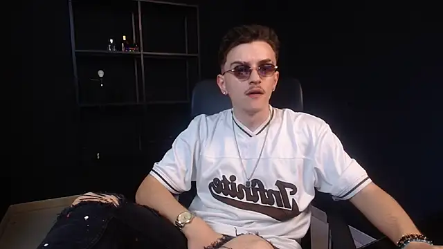 FelixStarkk Chat XXX in diretta