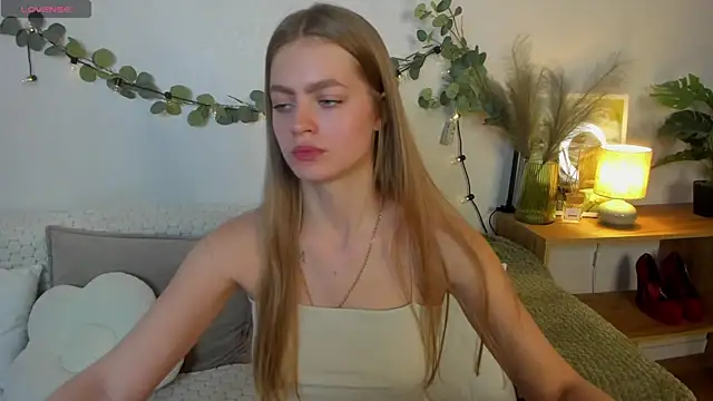 HoneyEmillyn Live XXX chat