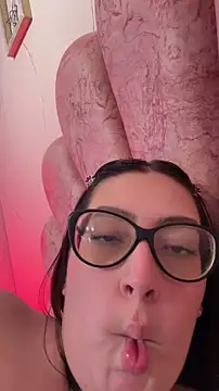 Chat XXX en directo de NiickyJones