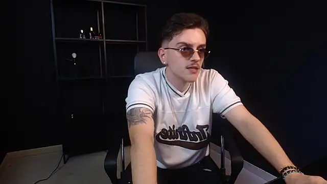 FelixStarkk's Live XXX Chat