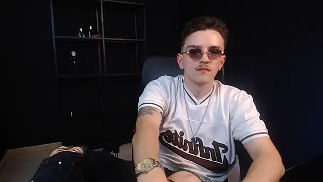 Онлайн чат XXX FelixStarkk