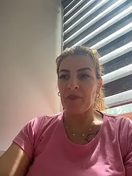 Hot-Milf4U live XXX chat